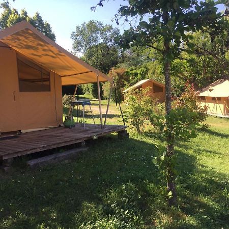 Camping Forcalquier Les Routes De Provence Hotel Bagian luar foto