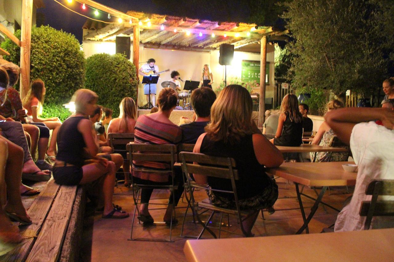 Camping Forcalquier Les Routes De Provence Hotel Bagian luar foto
