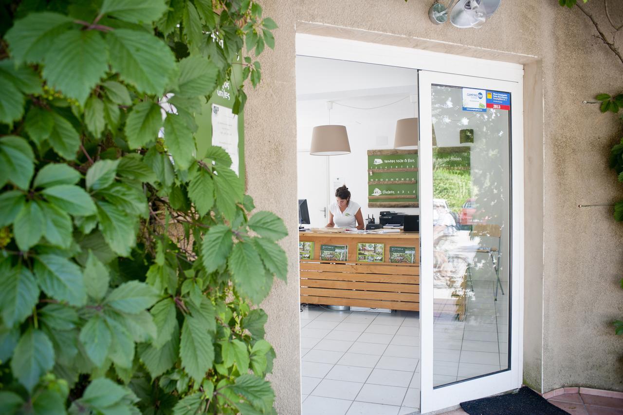 Camping Forcalquier Les Routes De Provence Hotel Bagian luar foto