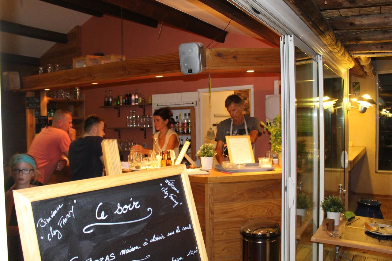 Camping Forcalquier Les Routes De Provence Hotel Bagian luar foto