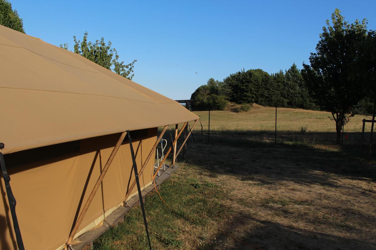 Camping Forcalquier Les Routes De Provence Hotel Bagian luar foto