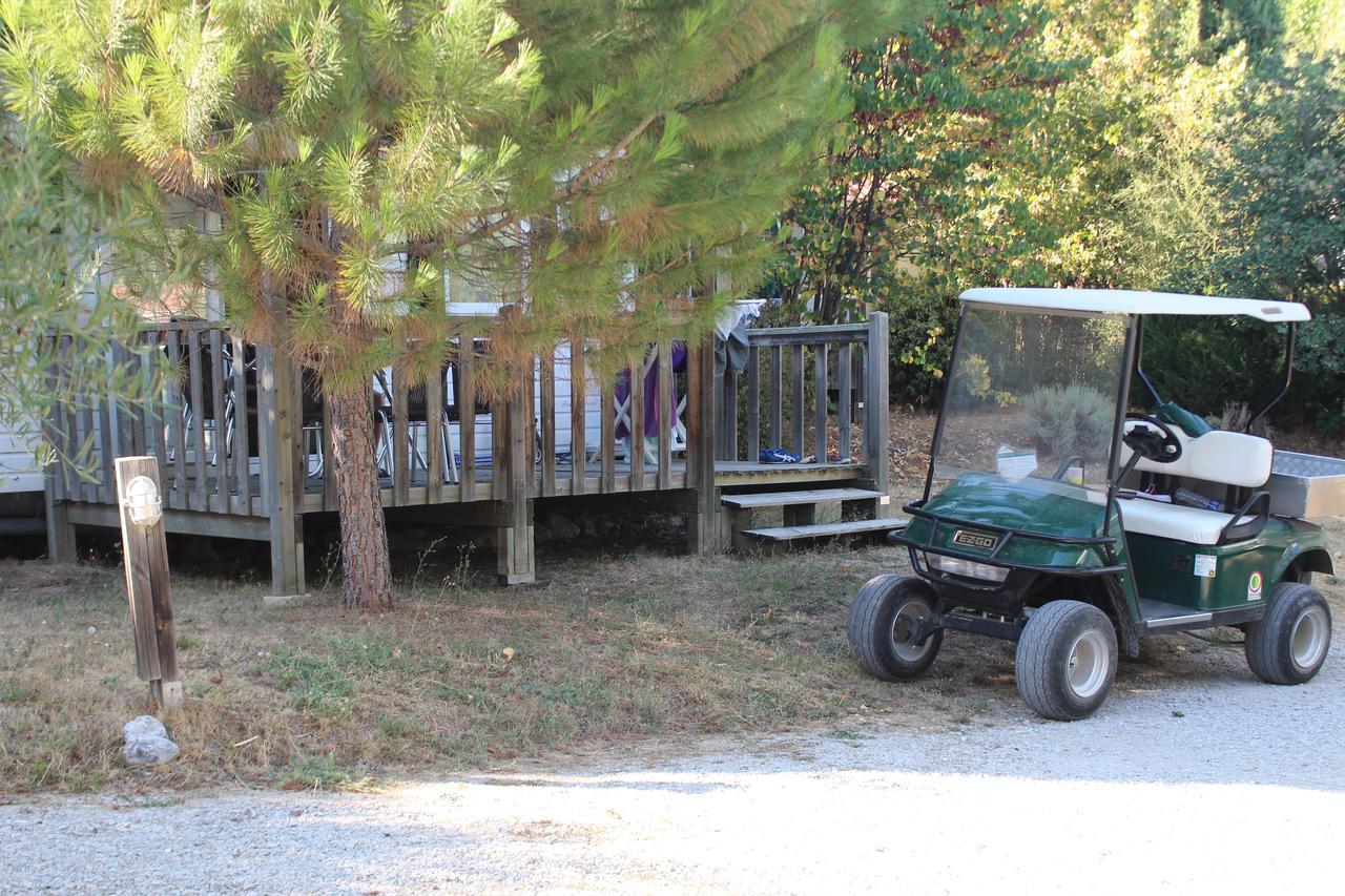 Camping Forcalquier Les Routes De Provence Hotel Bagian luar foto